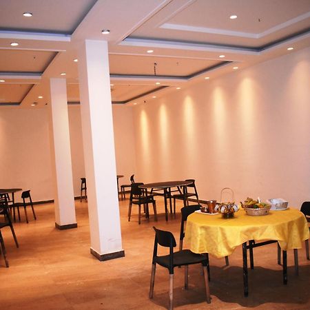 Lemonwood Suites By F9 Hotels - Trivoli Garden Chhatarpur 뉴델리 외부 사진