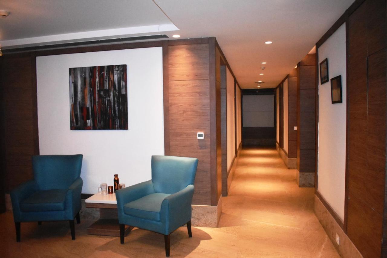 Lemonwood Suites By F9 Hotels - Trivoli Garden Chhatarpur 뉴델리 외부 사진