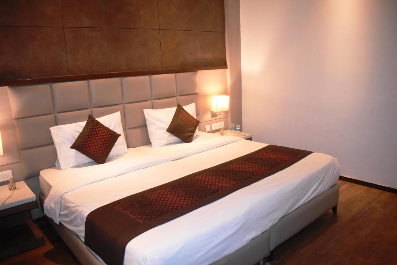 Lemonwood Suites By F9 Hotels - Trivoli Garden Chhatarpur 뉴델리 외부 사진