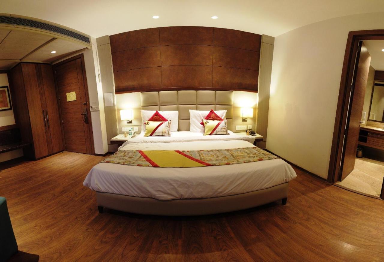 Lemonwood Suites By F9 Hotels - Trivoli Garden Chhatarpur 뉴델리 외부 사진