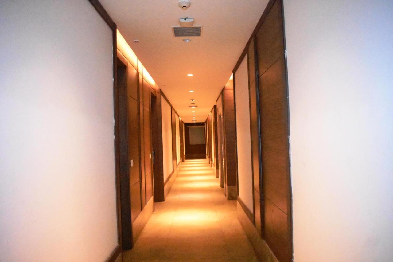 Lemonwood Suites By F9 Hotels - Trivoli Garden Chhatarpur 뉴델리 외부 사진