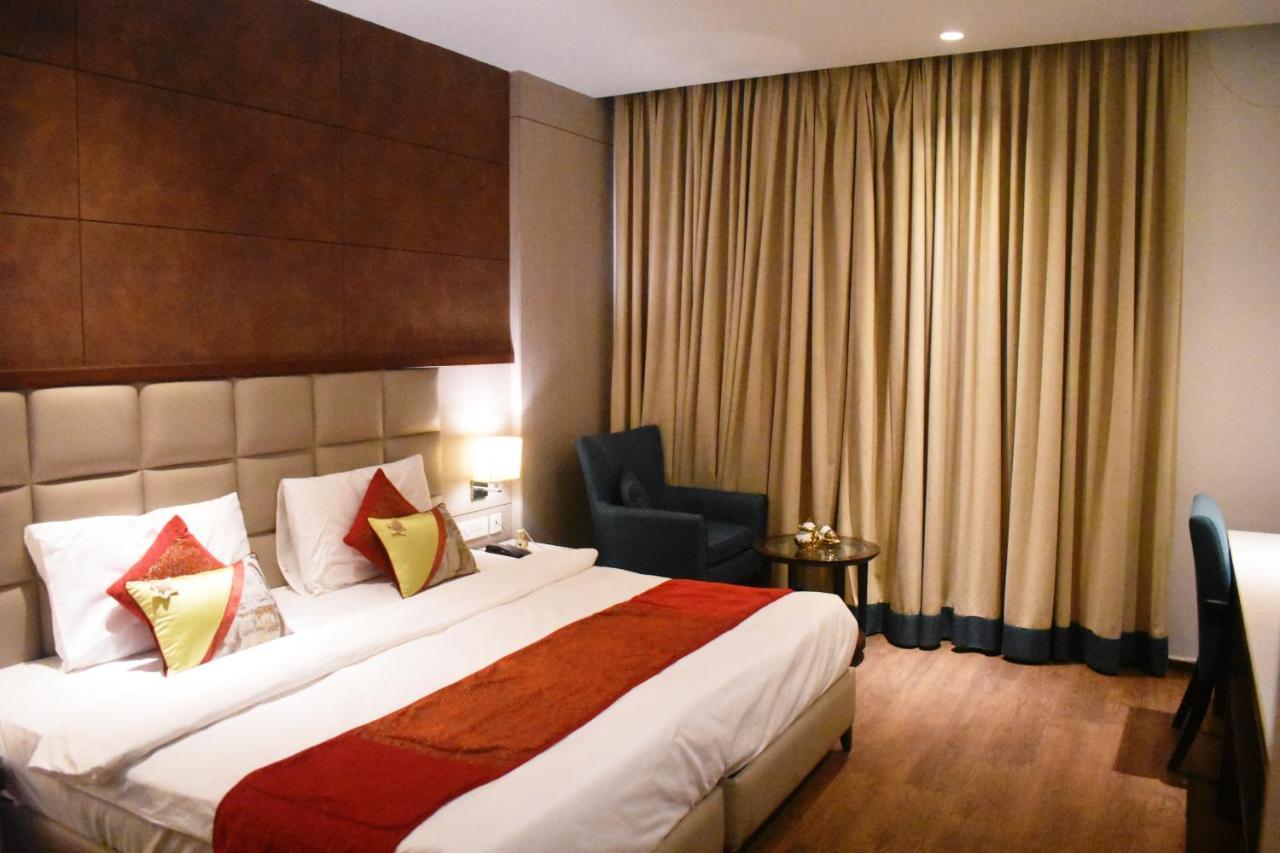 Lemonwood Suites By F9 Hotels - Trivoli Garden Chhatarpur 뉴델리 외부 사진
