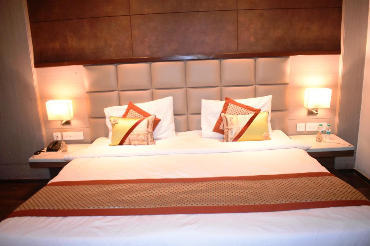 Lemonwood Suites By F9 Hotels - Trivoli Garden Chhatarpur 뉴델리 외부 사진