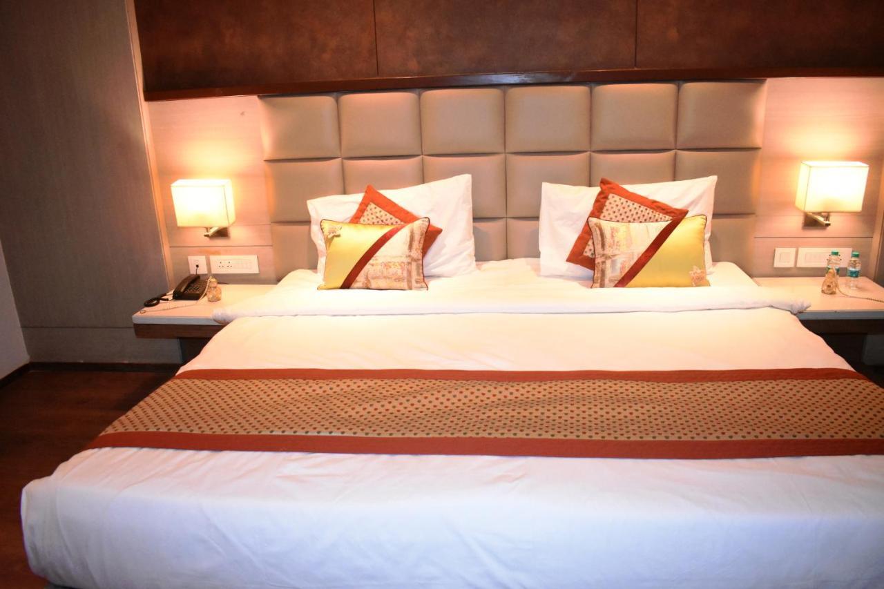 Lemonwood Suites By F9 Hotels - Trivoli Garden Chhatarpur 뉴델리 외부 사진