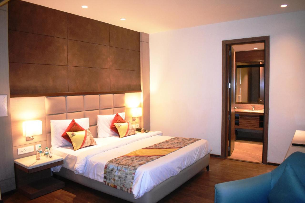 Lemonwood Suites By F9 Hotels - Trivoli Garden Chhatarpur 뉴델리 외부 사진