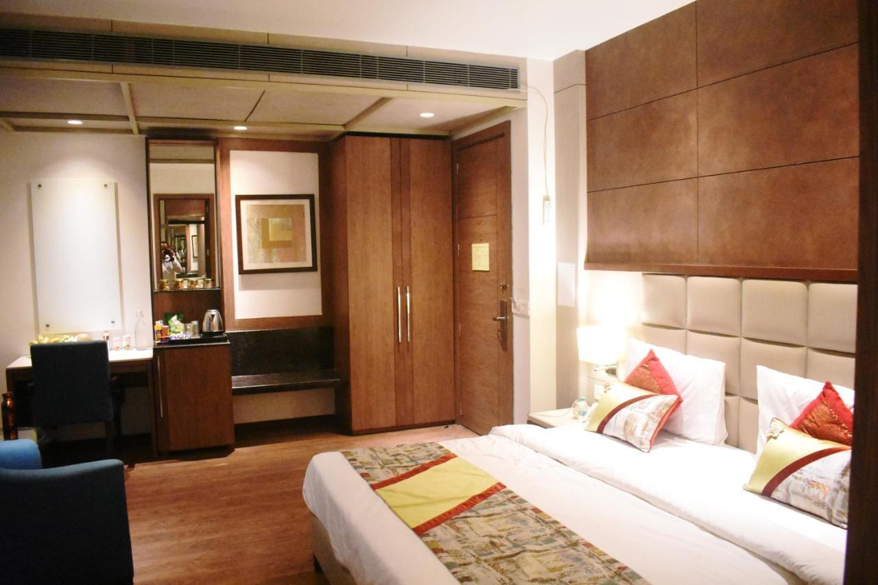 Lemonwood Suites By F9 Hotels - Trivoli Garden Chhatarpur 뉴델리 외부 사진