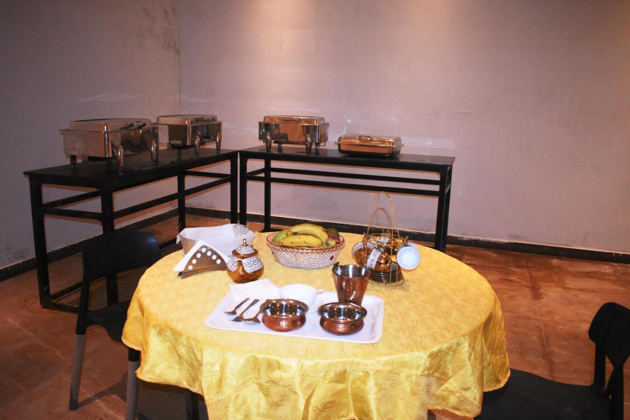 Lemonwood Suites By F9 Hotels - Trivoli Garden Chhatarpur 뉴델리 외부 사진