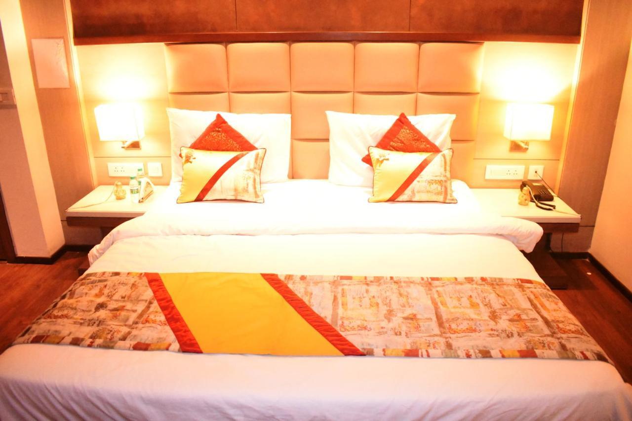 Lemonwood Suites By F9 Hotels - Trivoli Garden Chhatarpur 뉴델리 외부 사진