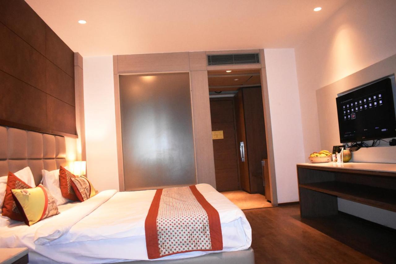 Lemonwood Suites By F9 Hotels - Trivoli Garden Chhatarpur 뉴델리 외부 사진