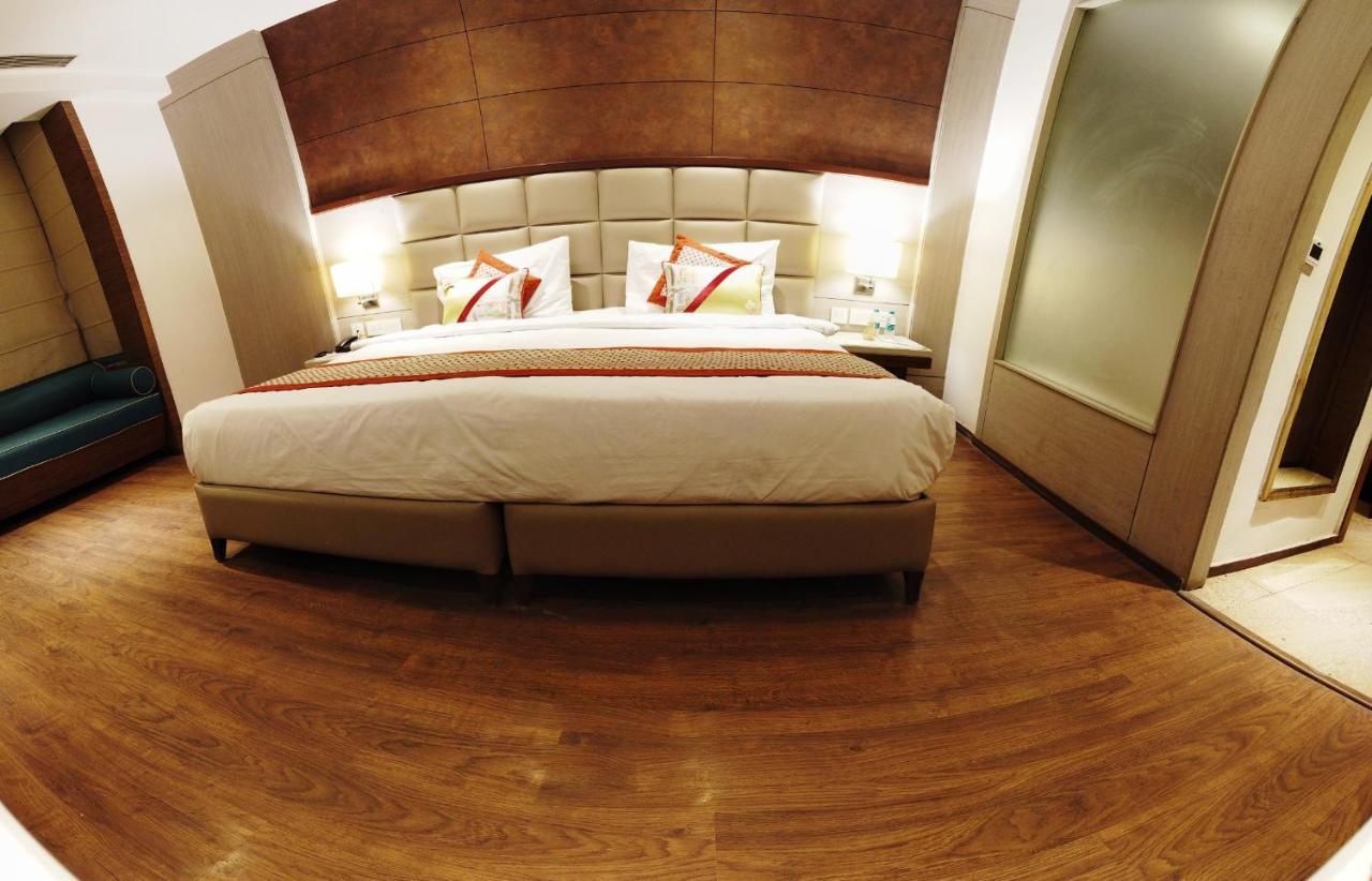 Lemonwood Suites By F9 Hotels - Trivoli Garden Chhatarpur 뉴델리 외부 사진