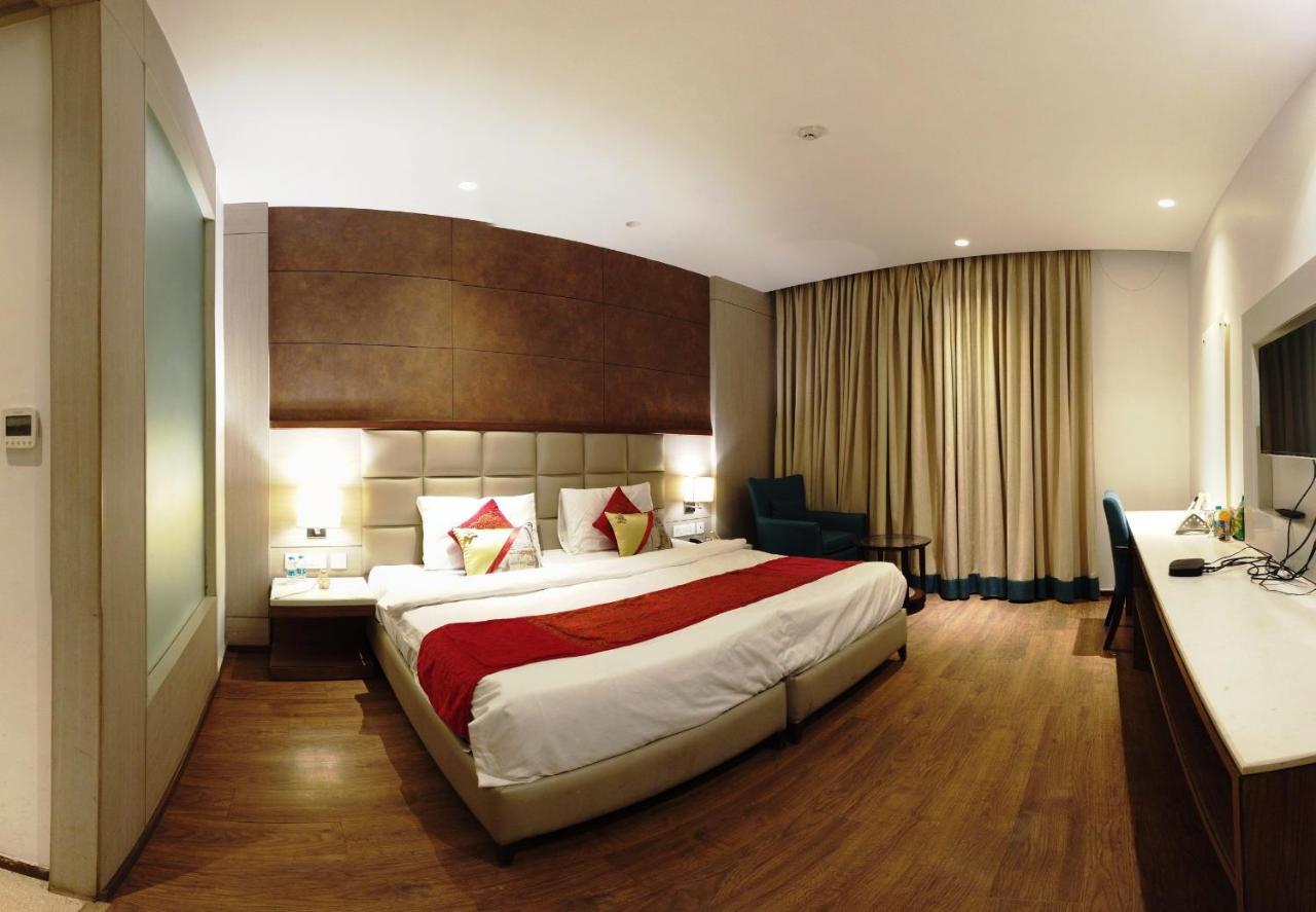 Lemonwood Suites By F9 Hotels - Trivoli Garden Chhatarpur 뉴델리 외부 사진