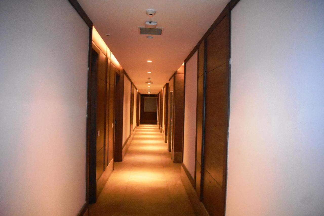 Lemonwood Suites By F9 Hotels - Trivoli Garden Chhatarpur 뉴델리 외부 사진