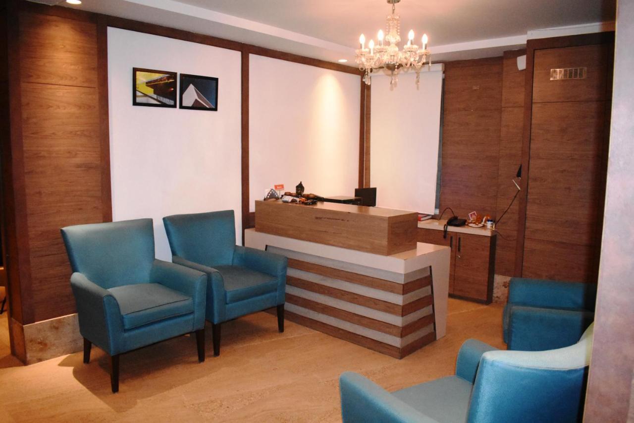 Lemonwood Suites By F9 Hotels - Trivoli Garden Chhatarpur 뉴델리 외부 사진