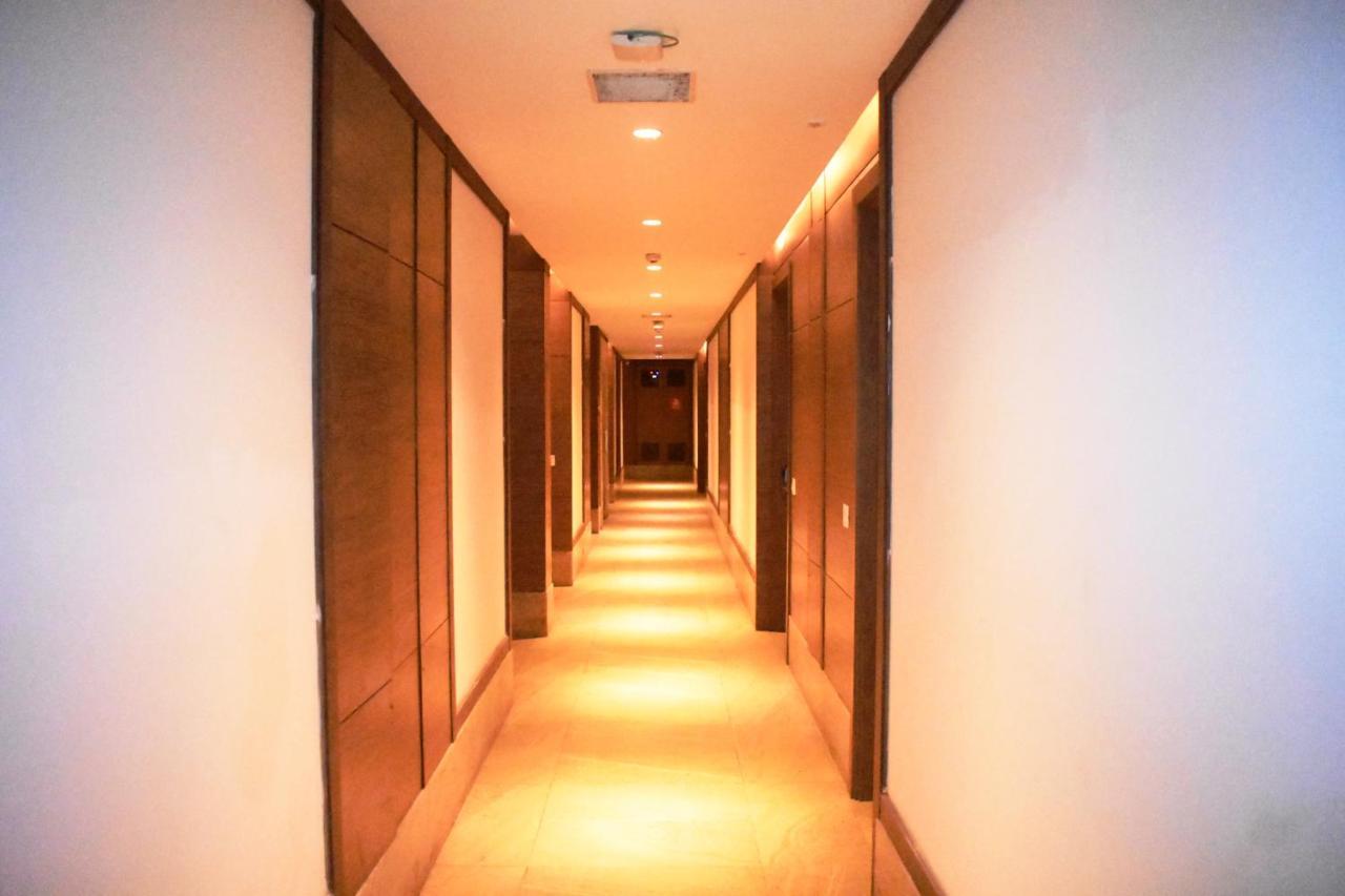 Lemonwood Suites By F9 Hotels - Trivoli Garden Chhatarpur 뉴델리 외부 사진