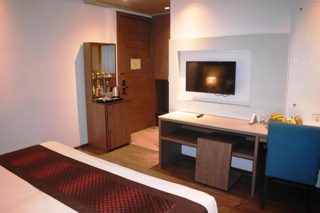 Lemonwood Suites By F9 Hotels - Trivoli Garden Chhatarpur 뉴델리 외부 사진