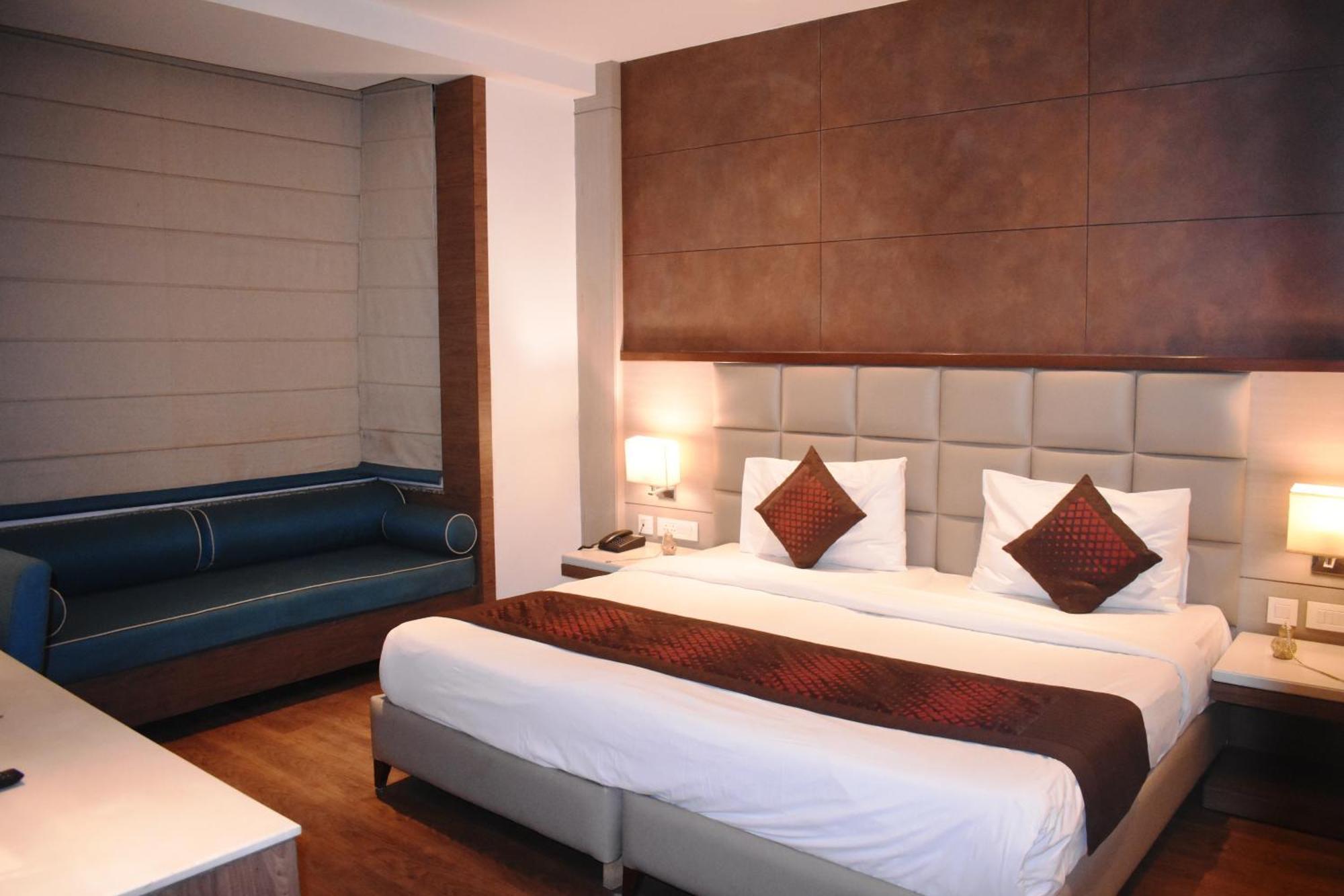 Lemonwood Suites By F9 Hotels - Trivoli Garden Chhatarpur 뉴델리 외부 사진